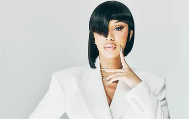 كاردي بي تطلق علامة جديدة للعناية بالشعر